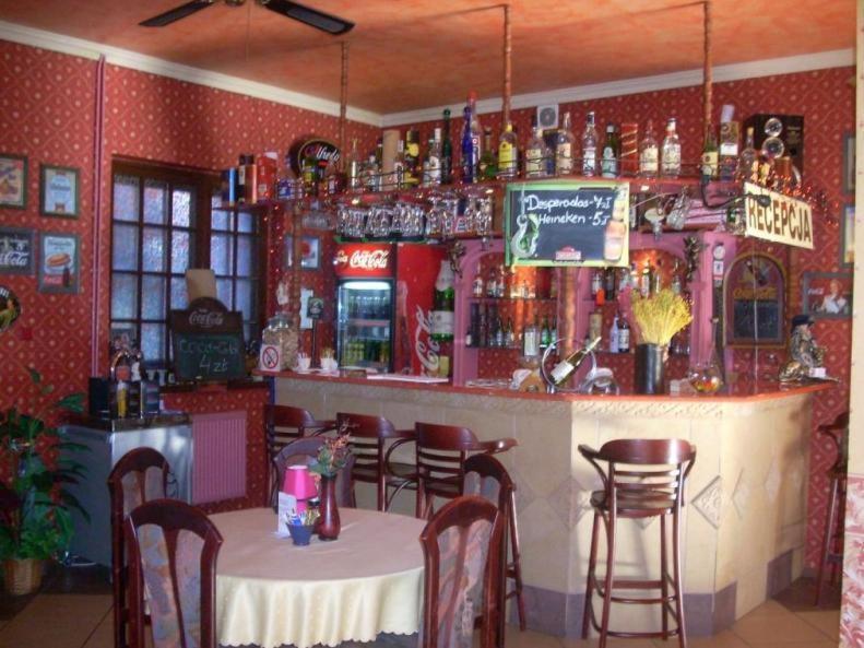 Zajazd Pomian Ozarow Mazowiecki Exterior foto