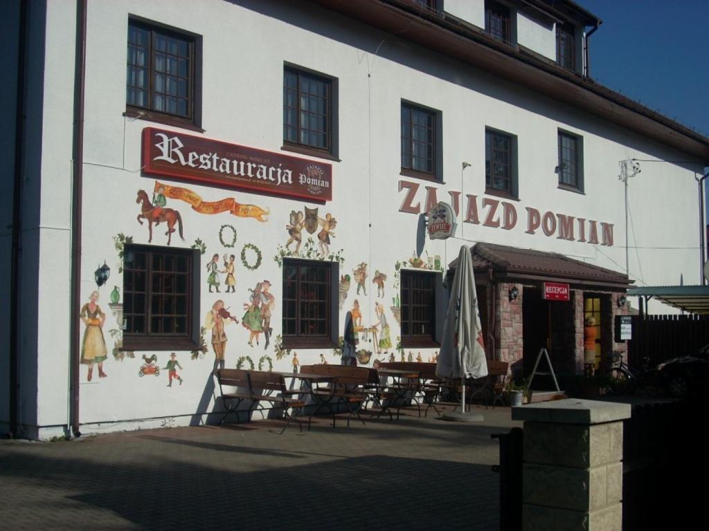 Zajazd Pomian Ozarow Mazowiecki Exterior foto